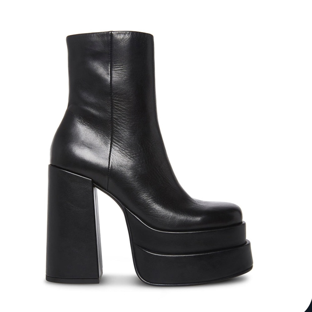 NEW Steve Madden COBRA BLACK LEATHER Bootie